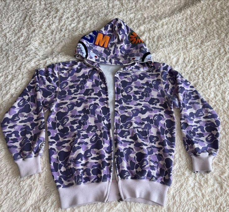 [실물 존예,진짜 아는 사람만 아는 맛집]BAPE Taipei city 14th anniversary shark full Zip Hoodie Purple