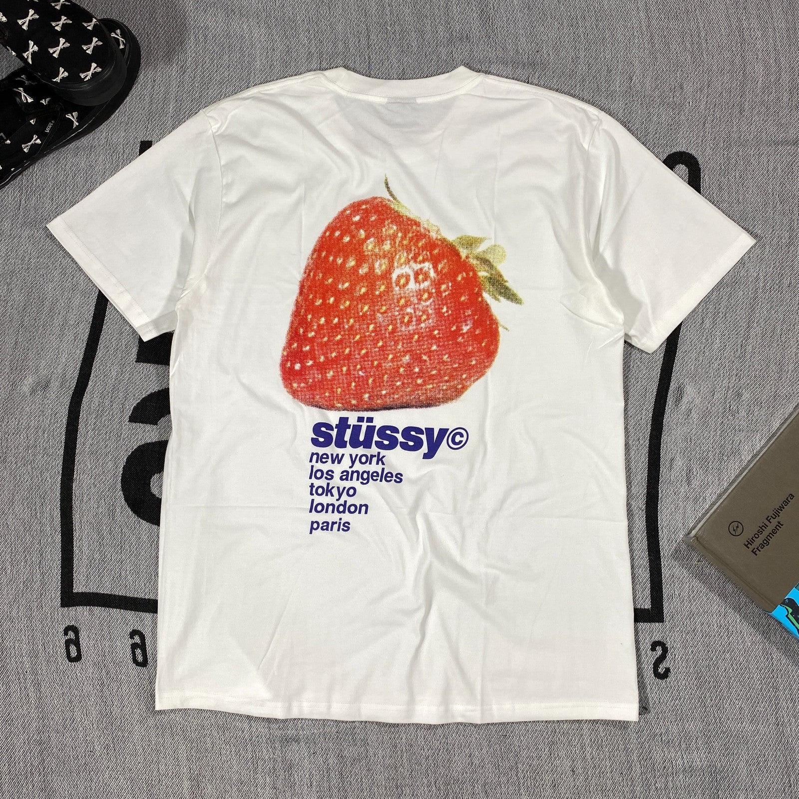 (+2)Stussy Strawberry T-Shirt [Black][white/navy]